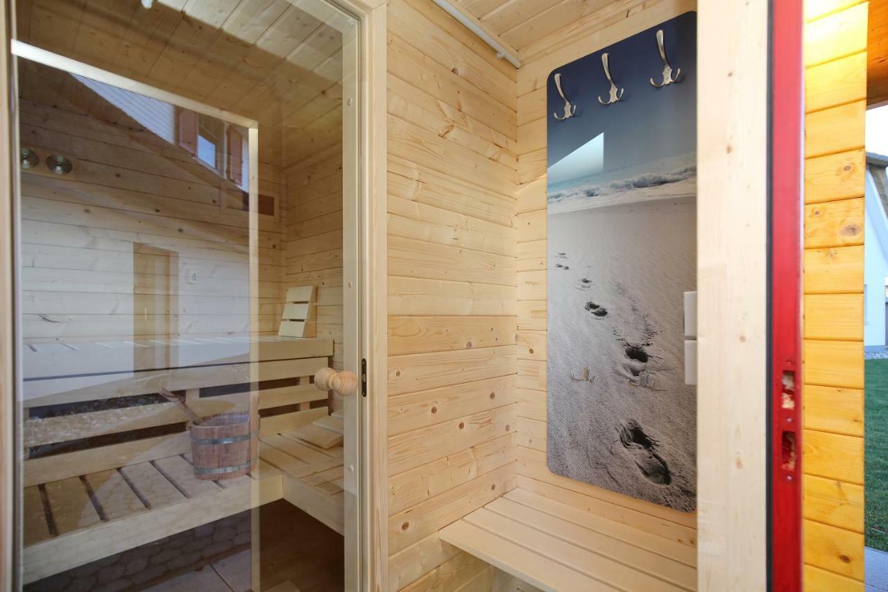 Dat Smucke Huus - Strandnah Unter Reet Boltenhagen  Exterior photo